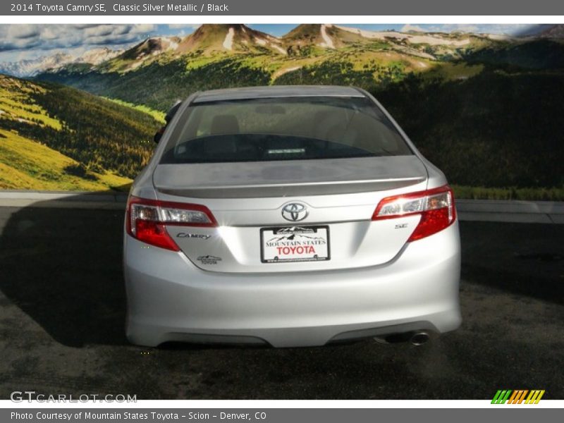 Classic Silver Metallic / Black 2014 Toyota Camry SE
