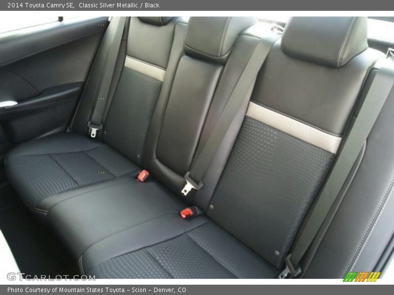 Classic Silver Metallic / Black 2014 Toyota Camry SE