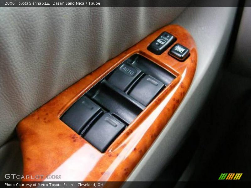 Desert Sand Mica / Taupe 2006 Toyota Sienna XLE