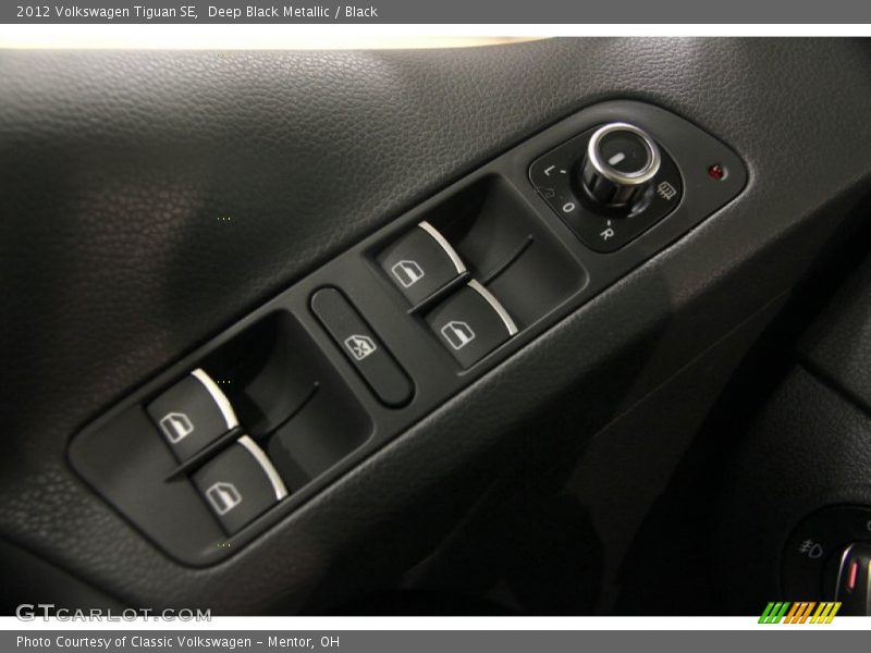 Deep Black Metallic / Black 2012 Volkswagen Tiguan SE