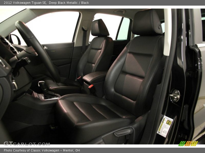 Deep Black Metallic / Black 2012 Volkswagen Tiguan SE