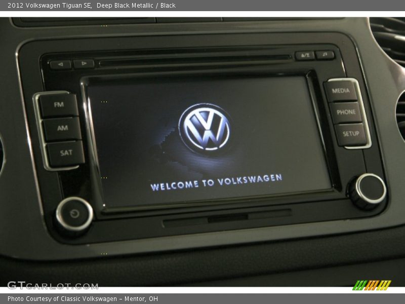 Deep Black Metallic / Black 2012 Volkswagen Tiguan SE