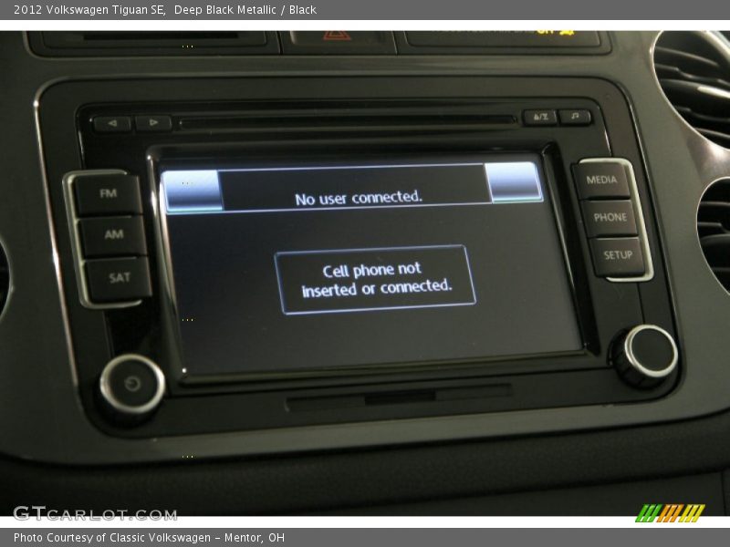 Deep Black Metallic / Black 2012 Volkswagen Tiguan SE