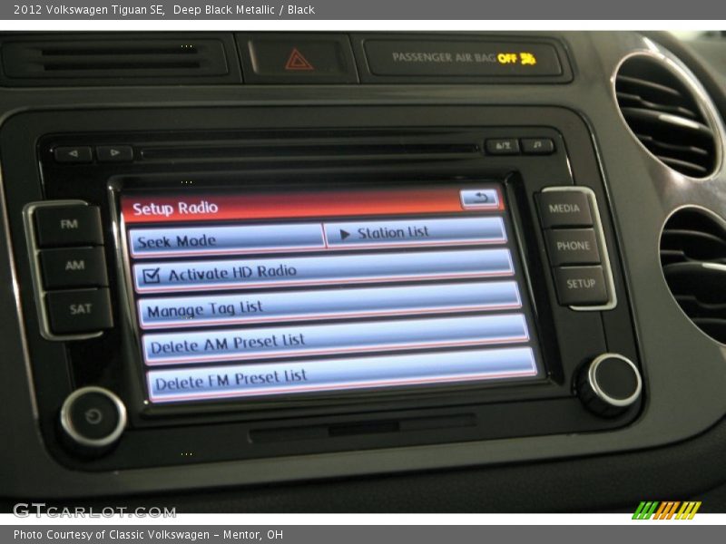 Deep Black Metallic / Black 2012 Volkswagen Tiguan SE