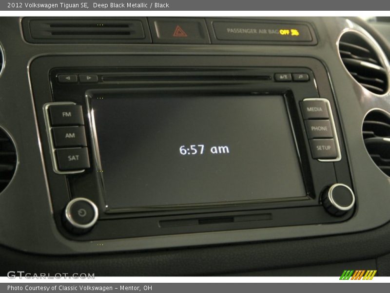 Deep Black Metallic / Black 2012 Volkswagen Tiguan SE