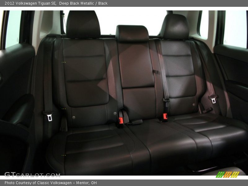 Deep Black Metallic / Black 2012 Volkswagen Tiguan SE
