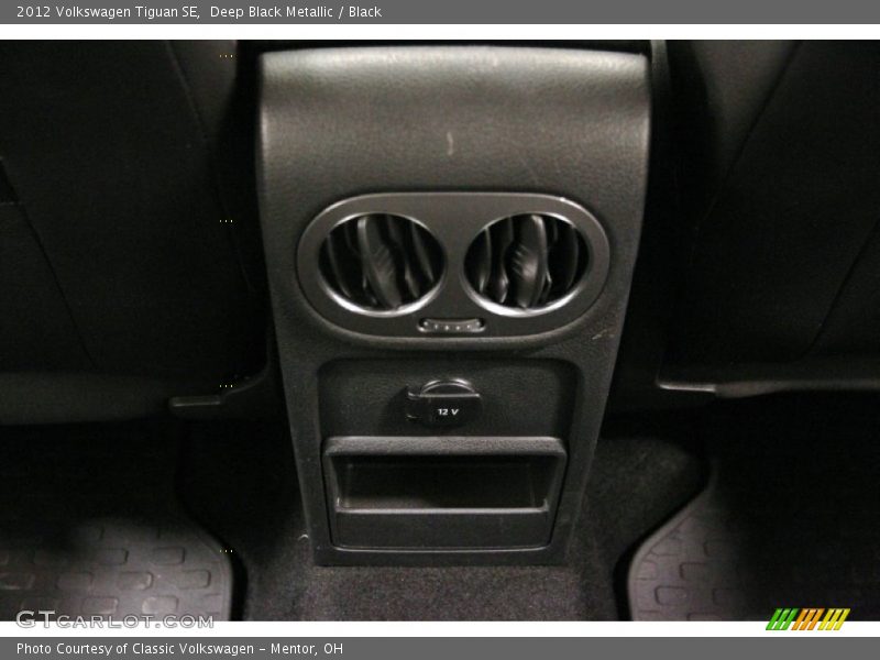 Deep Black Metallic / Black 2012 Volkswagen Tiguan SE