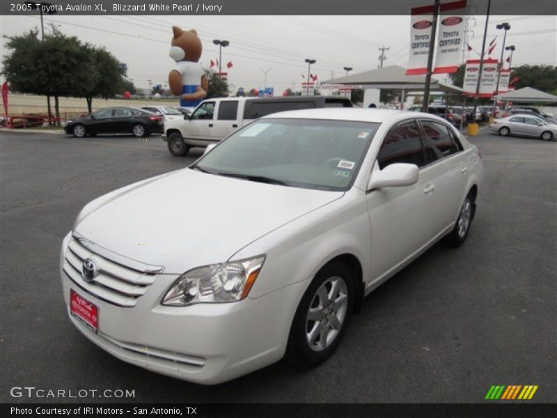 Blizzard White Pearl / Ivory 2005 Toyota Avalon XL