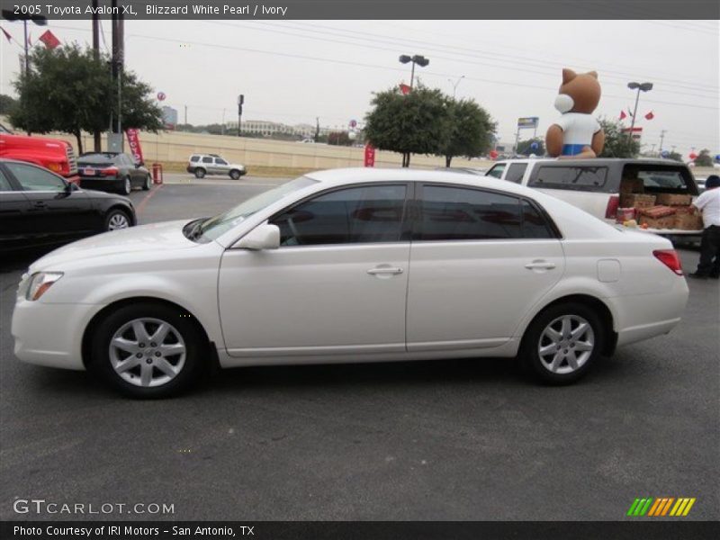 Blizzard White Pearl / Ivory 2005 Toyota Avalon XL