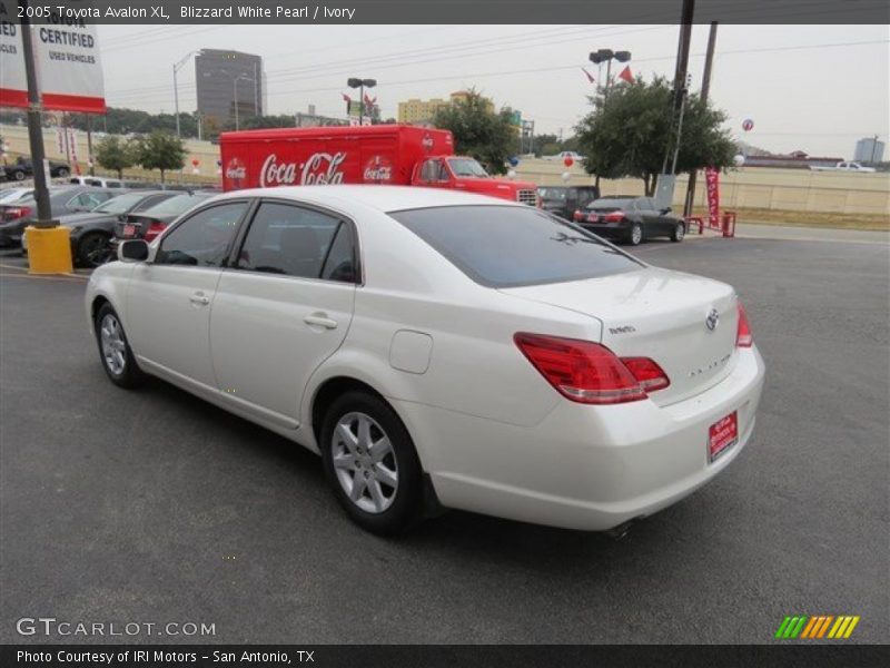 Blizzard White Pearl / Ivory 2005 Toyota Avalon XL