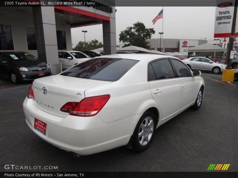 Blizzard White Pearl / Ivory 2005 Toyota Avalon XL