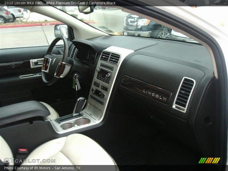 White Platinum Tri-Coat / Cashmere/Black 2010 Lincoln MKX FWD