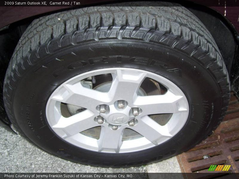 Garnet Red / Tan 2009 Saturn Outlook XE