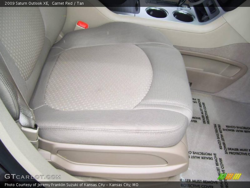 Garnet Red / Tan 2009 Saturn Outlook XE