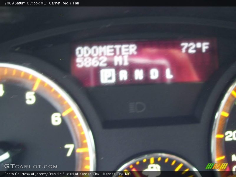 Garnet Red / Tan 2009 Saturn Outlook XE