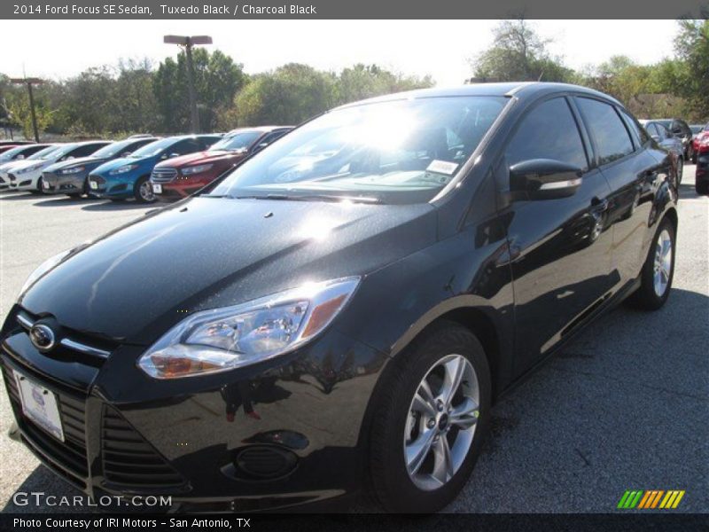 Tuxedo Black / Charcoal Black 2014 Ford Focus SE Sedan