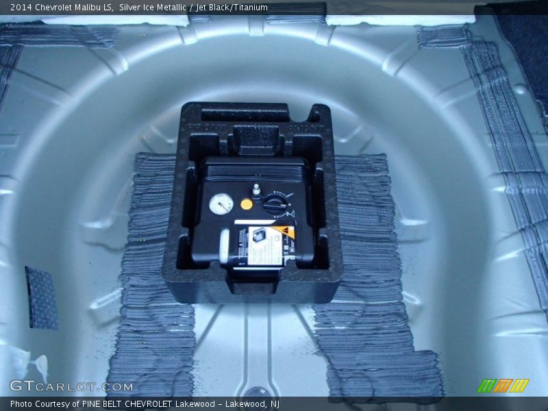 Silver Ice Metallic / Jet Black/Titanium 2014 Chevrolet Malibu LS