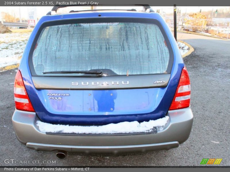 Pacifica Blue Pearl / Gray 2004 Subaru Forester 2.5 XS