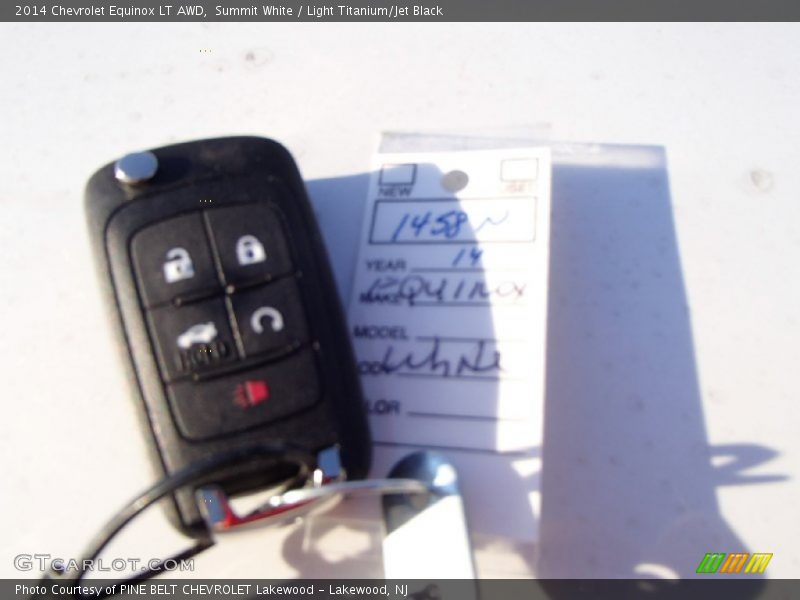 Summit White / Light Titanium/Jet Black 2014 Chevrolet Equinox LT AWD