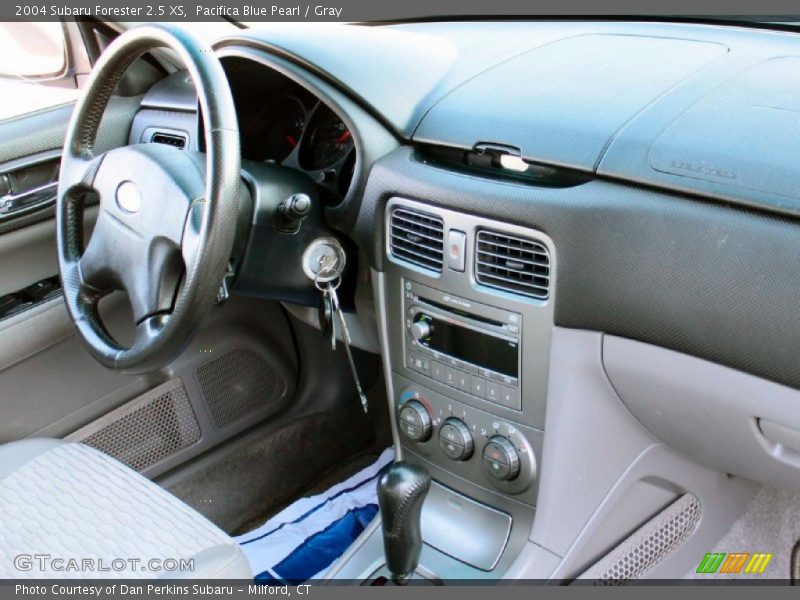 Pacifica Blue Pearl / Gray 2004 Subaru Forester 2.5 XS