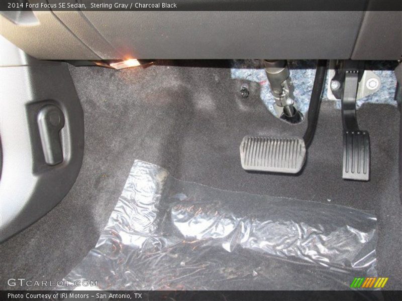Sterling Gray / Charcoal Black 2014 Ford Focus SE Sedan