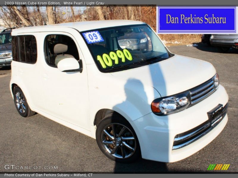 White Pearl / Light Gray 2009 Nissan Cube Krom Edition