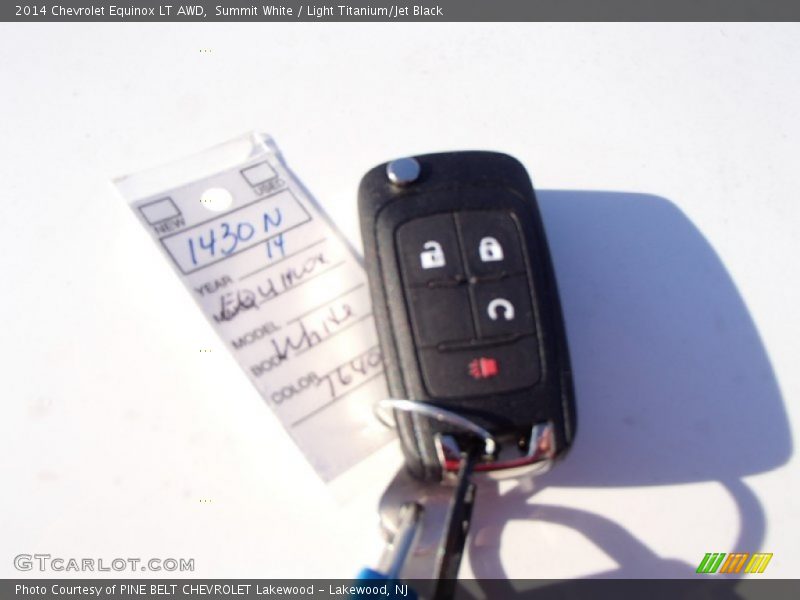 Summit White / Light Titanium/Jet Black 2014 Chevrolet Equinox LT AWD