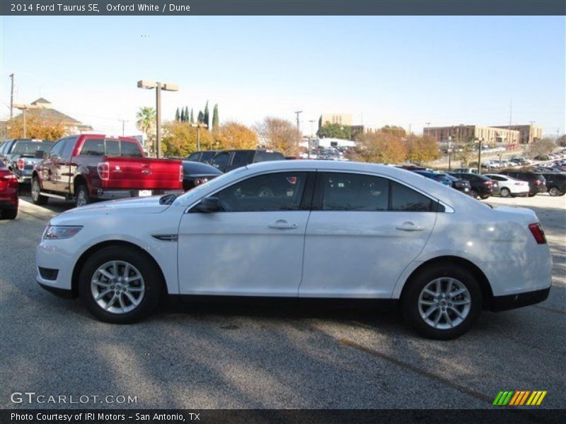 Oxford White / Dune 2014 Ford Taurus SE