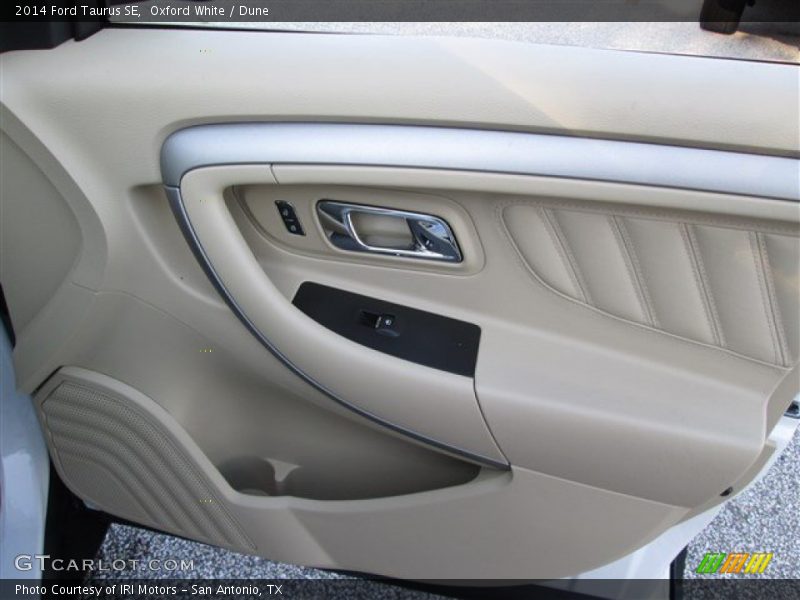 Oxford White / Dune 2014 Ford Taurus SE