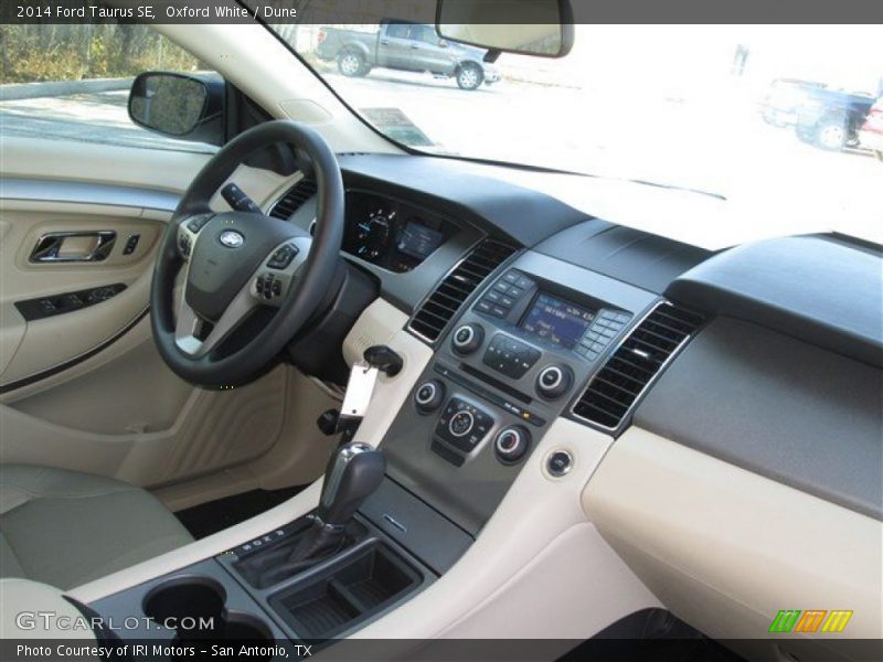 Dashboard of 2014 Taurus SE