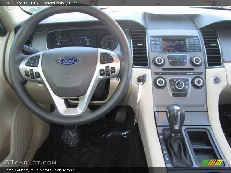 Dashboard of 2014 Taurus SE