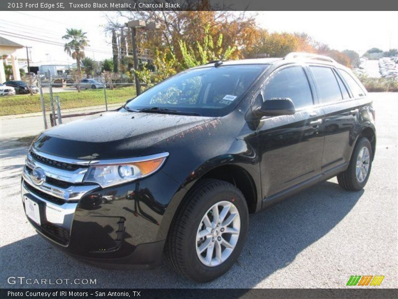 Tuxedo Black Metallic / Charcoal Black 2013 Ford Edge SE
