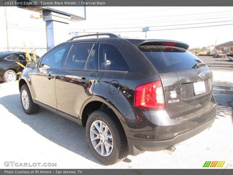 Tuxedo Black Metallic / Charcoal Black 2013 Ford Edge SE