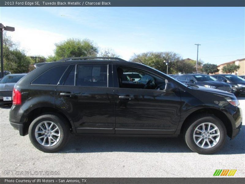 Tuxedo Black Metallic / Charcoal Black 2013 Ford Edge SE