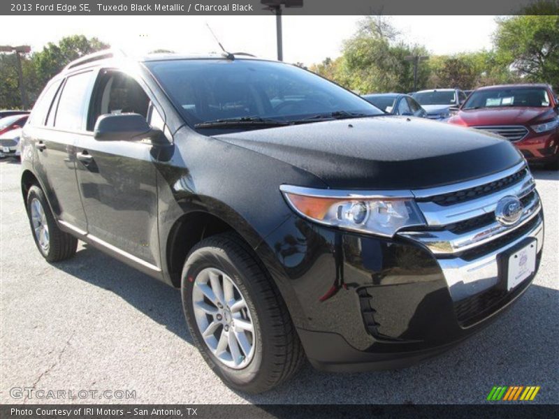 Tuxedo Black Metallic / Charcoal Black 2013 Ford Edge SE