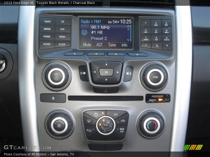 Tuxedo Black Metallic / Charcoal Black 2013 Ford Edge SE