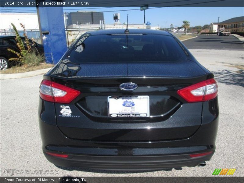 Tuxedo Black / Earth Gray 2014 Ford Fusion S