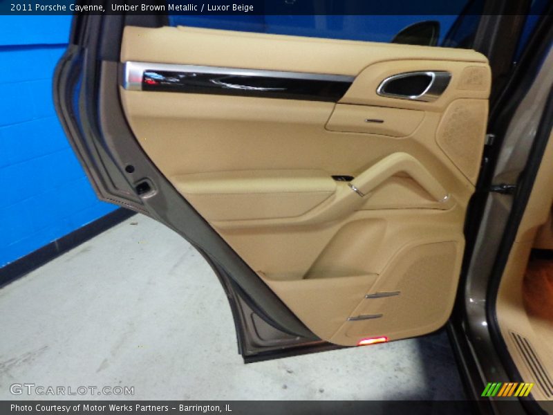 Umber Brown Metallic / Luxor Beige 2011 Porsche Cayenne