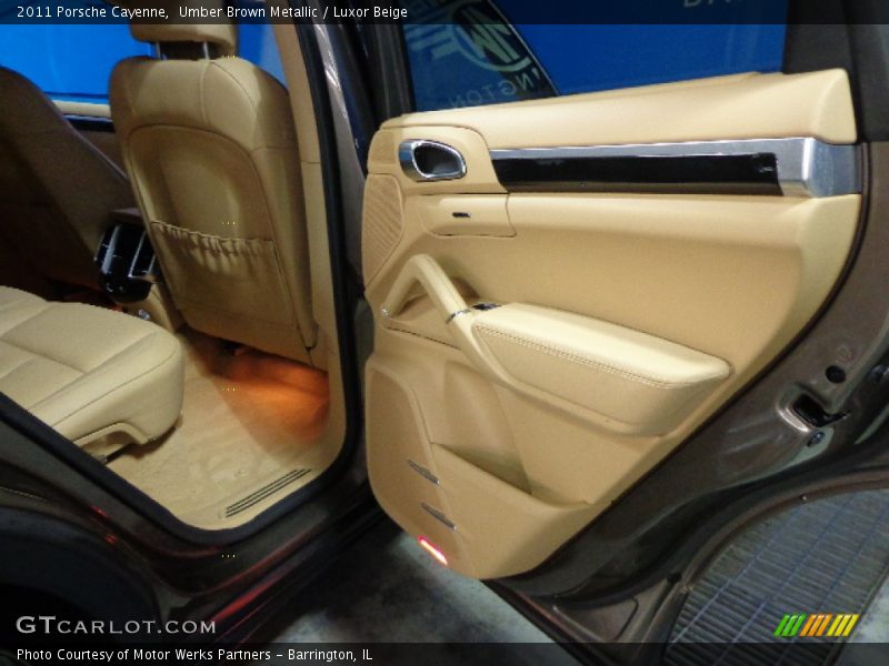 Umber Brown Metallic / Luxor Beige 2011 Porsche Cayenne