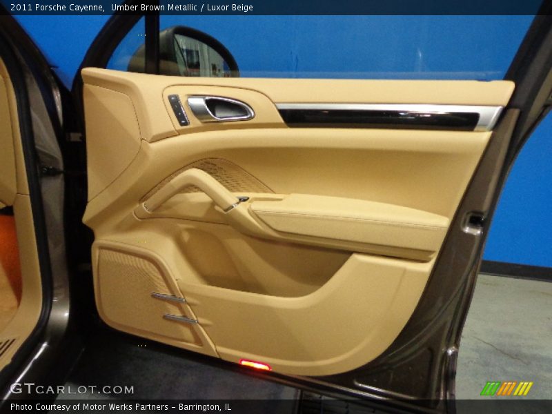 Umber Brown Metallic / Luxor Beige 2011 Porsche Cayenne