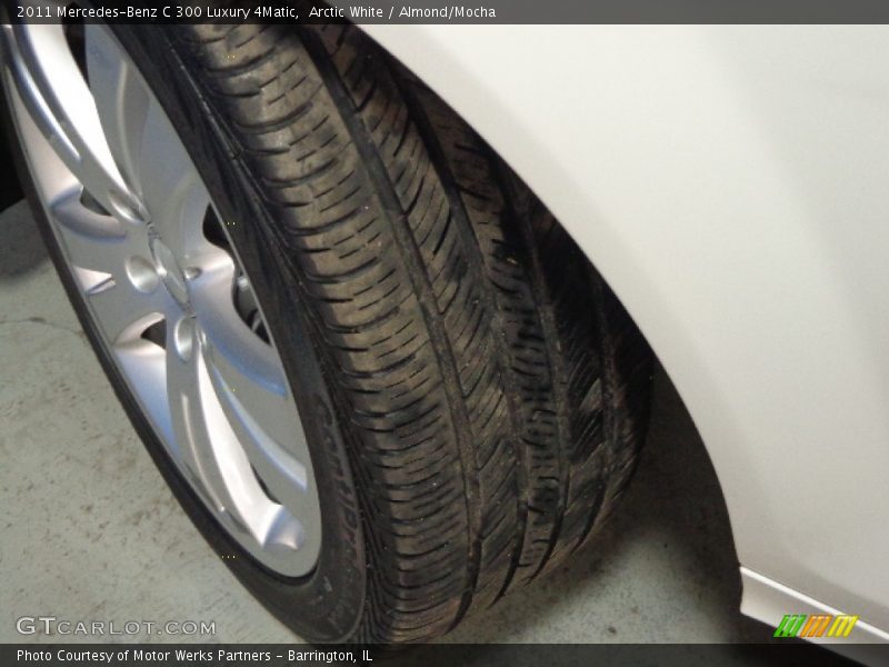 Arctic White / Almond/Mocha 2011 Mercedes-Benz C 300 Luxury 4Matic