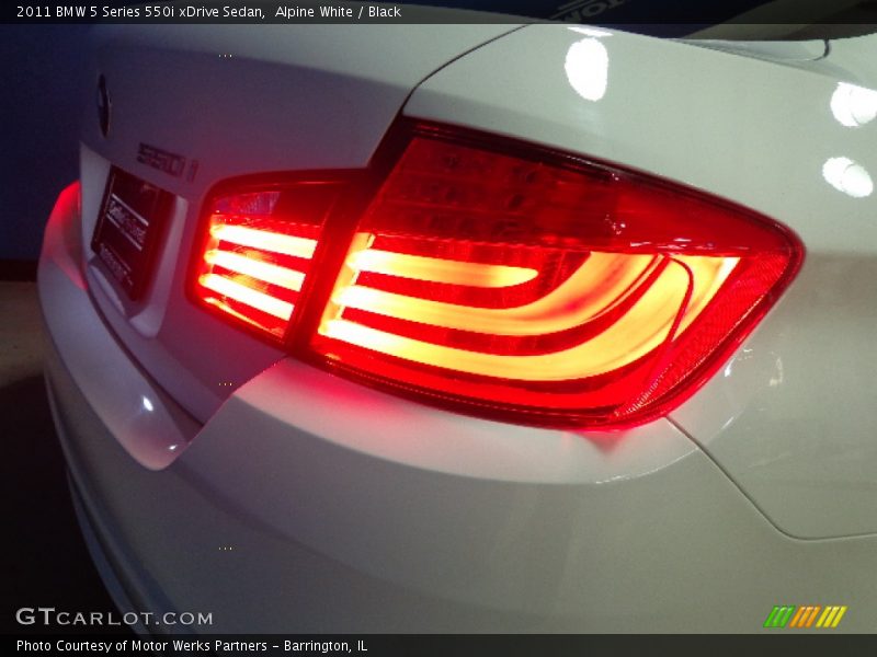 Alpine White / Black 2011 BMW 5 Series 550i xDrive Sedan