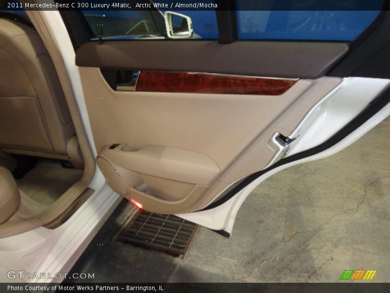 Arctic White / Almond/Mocha 2011 Mercedes-Benz C 300 Luxury 4Matic