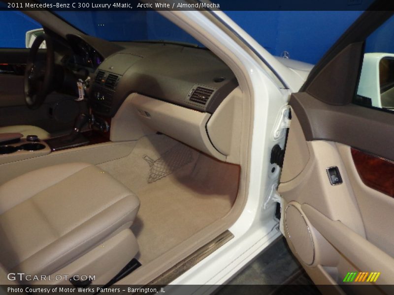 Arctic White / Almond/Mocha 2011 Mercedes-Benz C 300 Luxury 4Matic