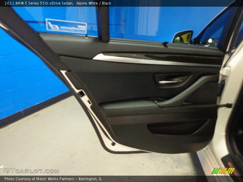 Alpine White / Black 2011 BMW 5 Series 550i xDrive Sedan