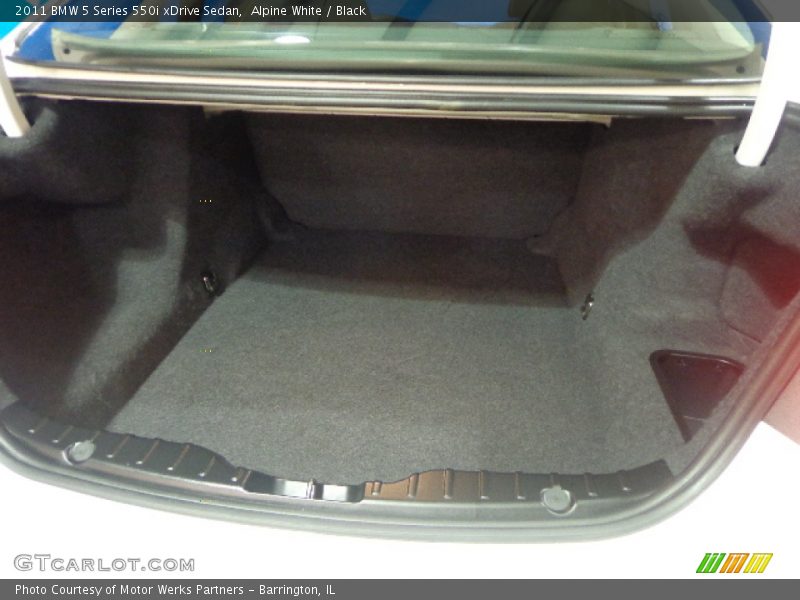 Alpine White / Black 2011 BMW 5 Series 550i xDrive Sedan