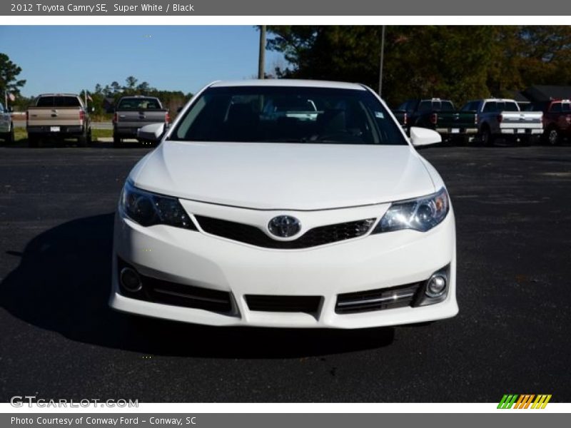 Super White / Black 2012 Toyota Camry SE
