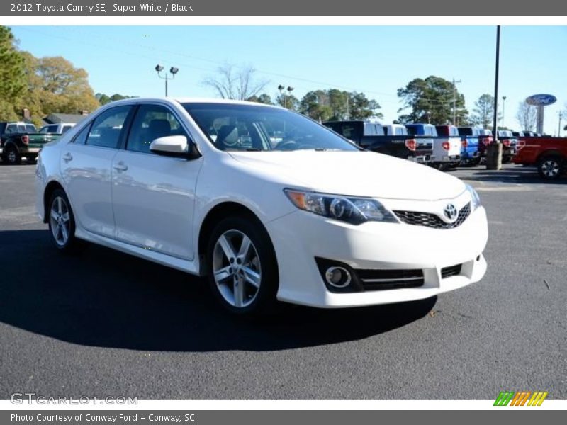 Super White / Black 2012 Toyota Camry SE