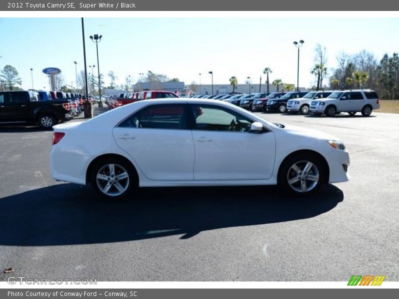 Super White / Black 2012 Toyota Camry SE