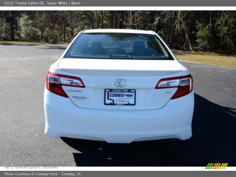 Super White / Black 2012 Toyota Camry SE